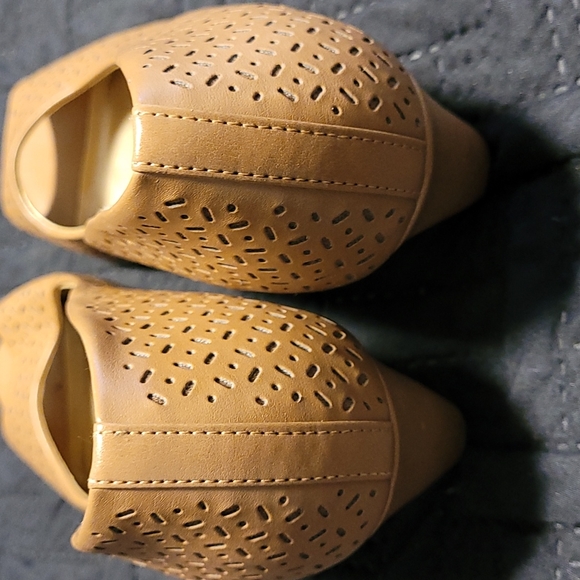 Comfort plus tan plateform heels - Picture 5 of 7